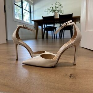 Stuart Weitzman 100 strap pump in white - size 8